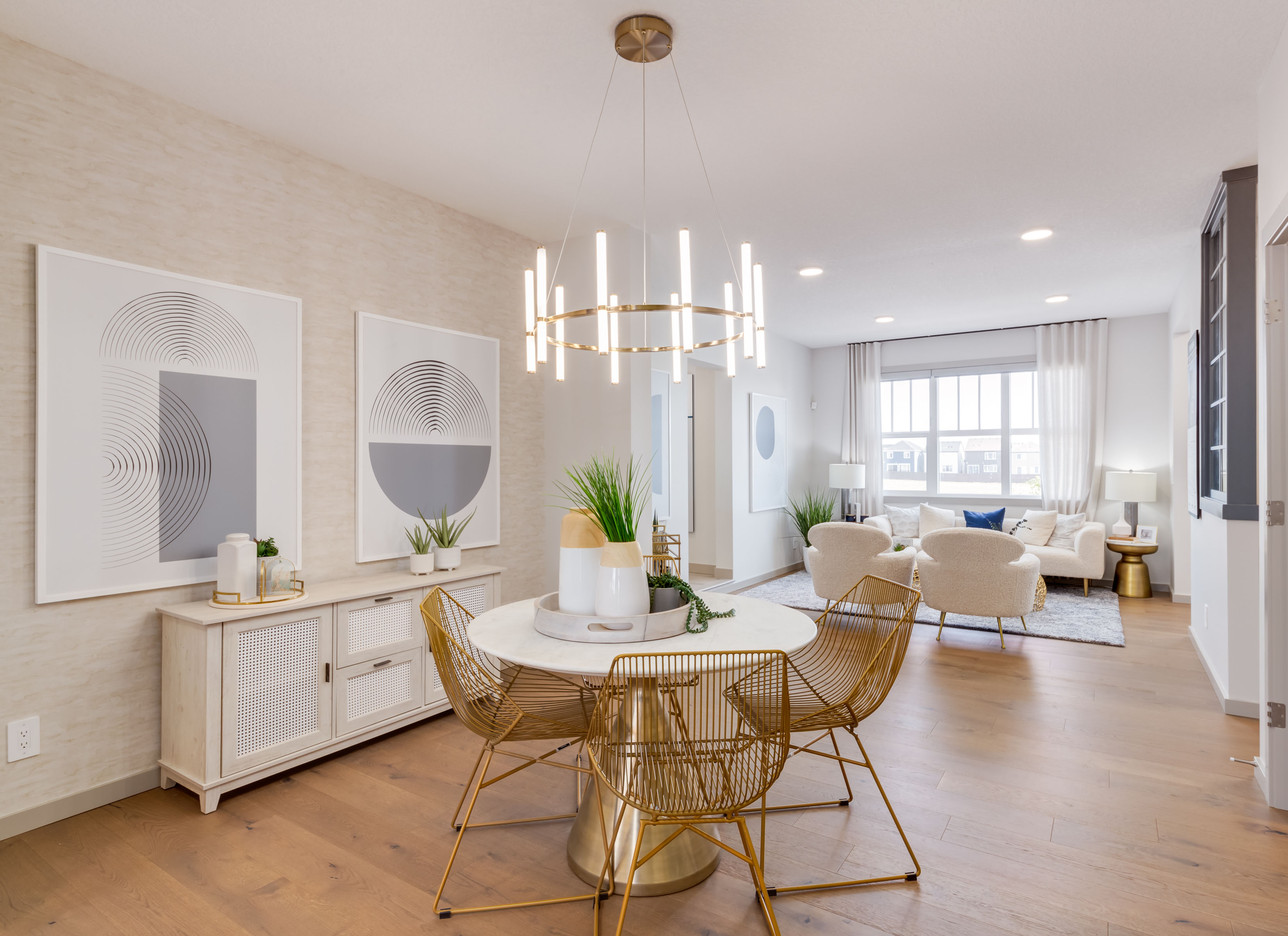 Sasha Dining Starling