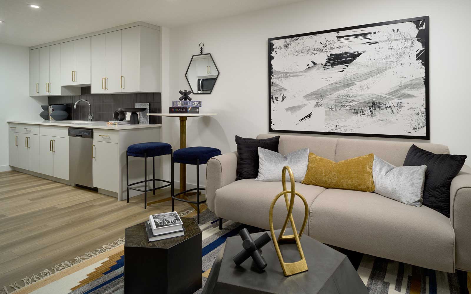 Brookfield Duplex Oak Basement Suite Starling